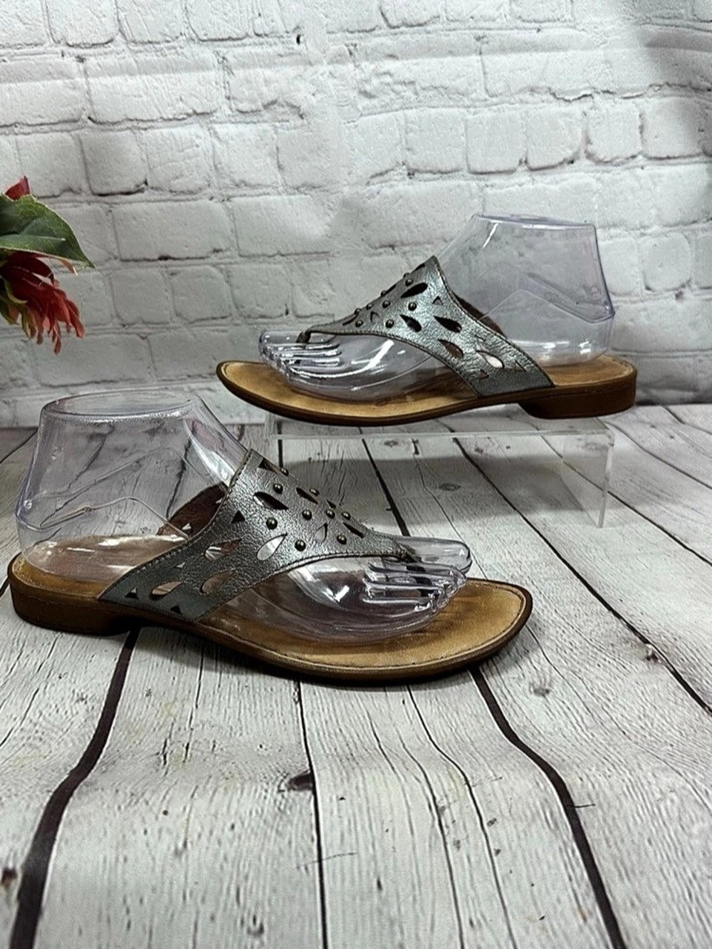 Born Dawn Studded Leather Thong Sandals Silver US 8